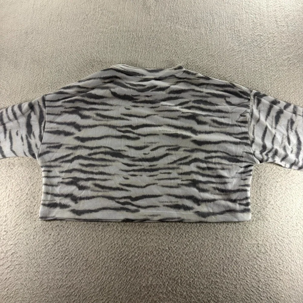 Forever 21 Tiger Print Crop Top Womens Medium Gray White Excellent Animal Print
